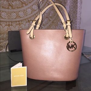 Michael Kors tote